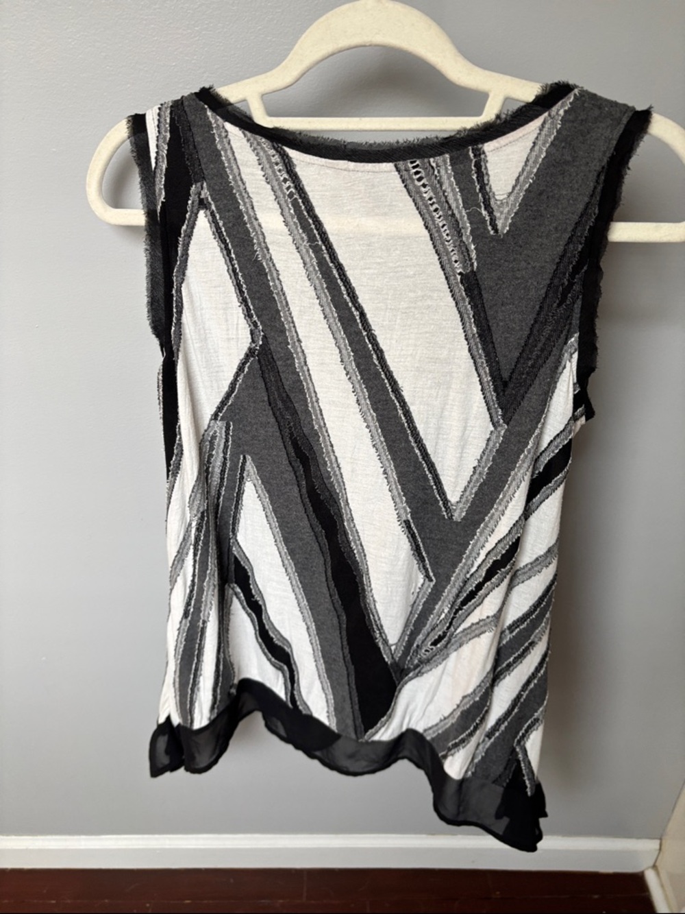 Vera Wang Black White Gray Striped V-Pattern Tank - Picture 2 of 3